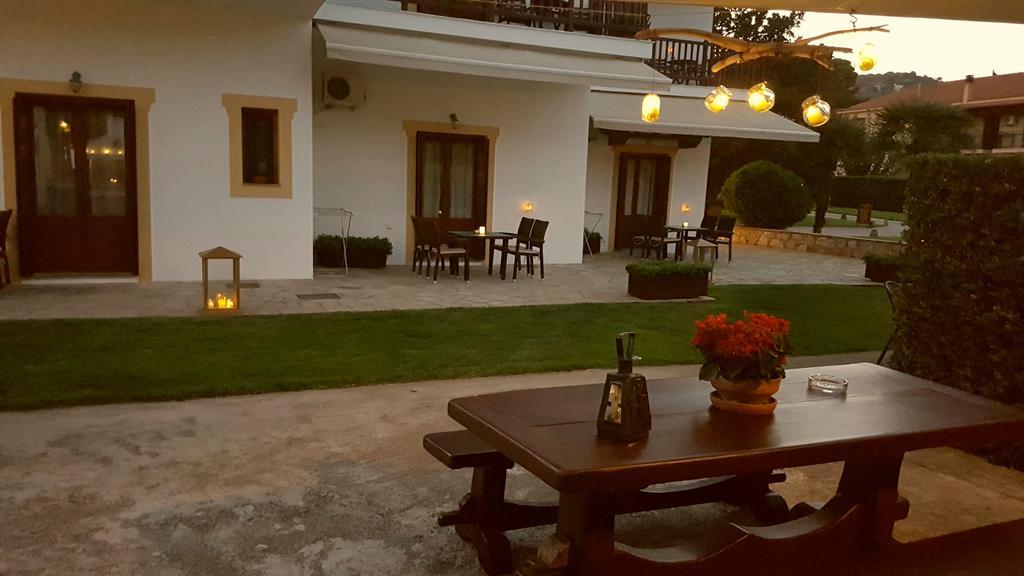 Melrose Aparthotel Skopelos Town Exterior photo