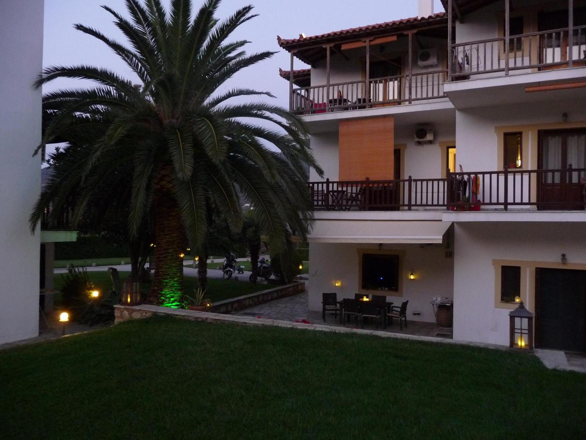 Melrose Aparthotel Skopelos Town Exterior photo