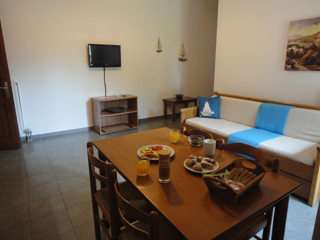 Melrose Aparthotel Skopelos Town Exterior photo